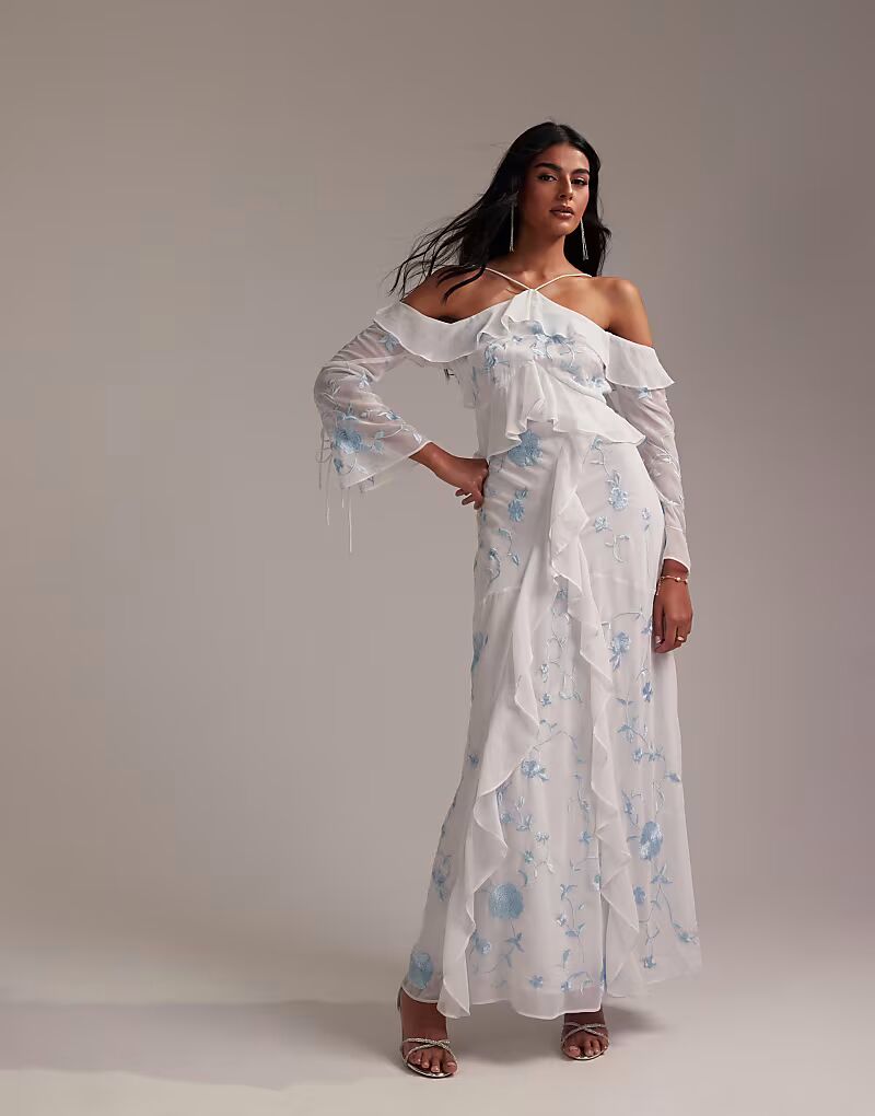 

Платье макси с открытыми плечами и оборками ASOS DESIGN Bridesmaids светло-голубого цвета
