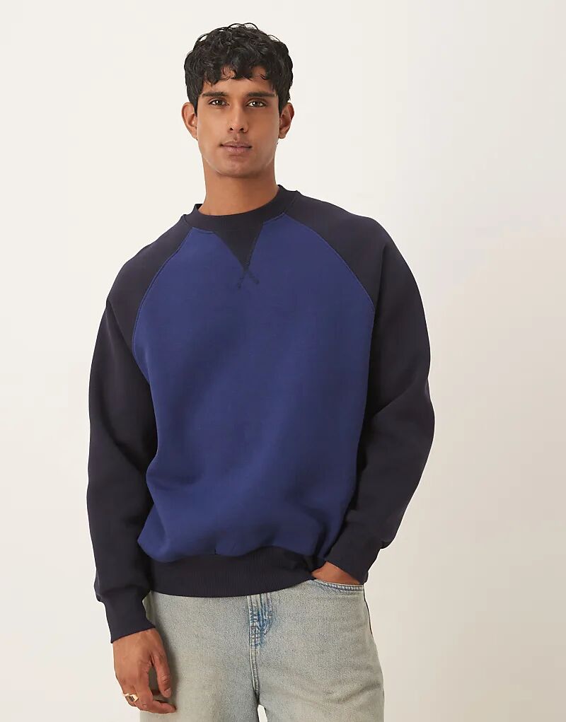 

Свободный джемпер ASOS DESIGN с выкроенными и пришитыми вставками темно-синего цвета