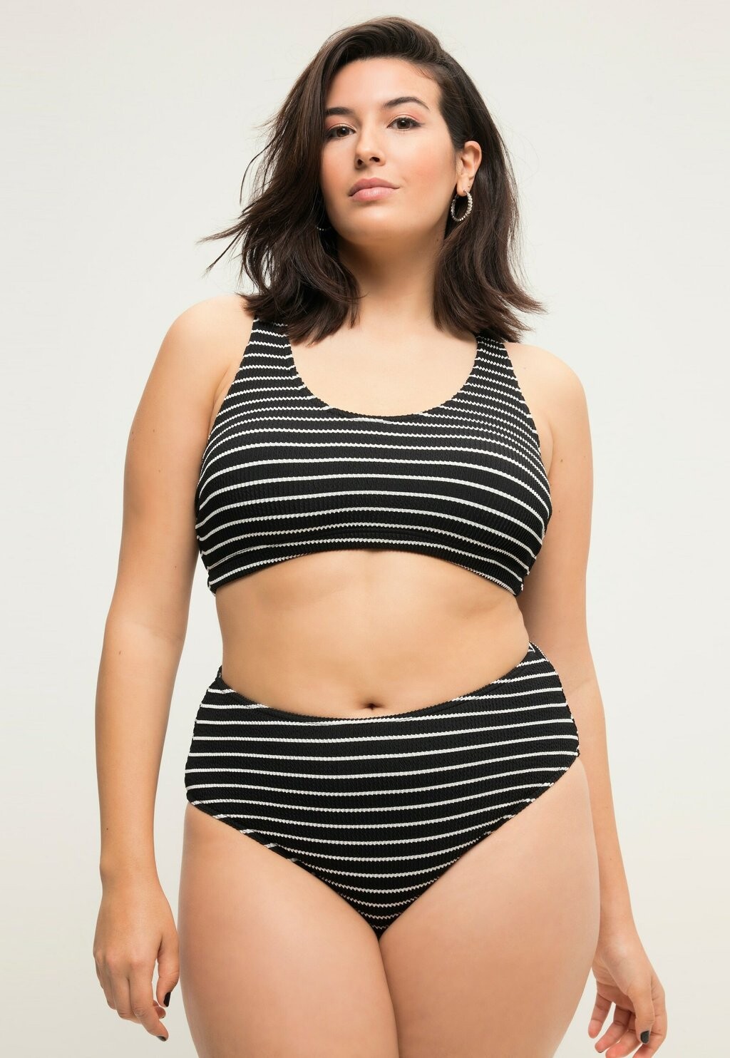 

Плавки бикини High Waist Ringel Stretch Struktur Studio Untold, черные