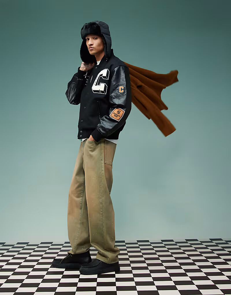 

Мешковатые джинсы ASOS DESIGN с брызгами краски коричневого оттенка