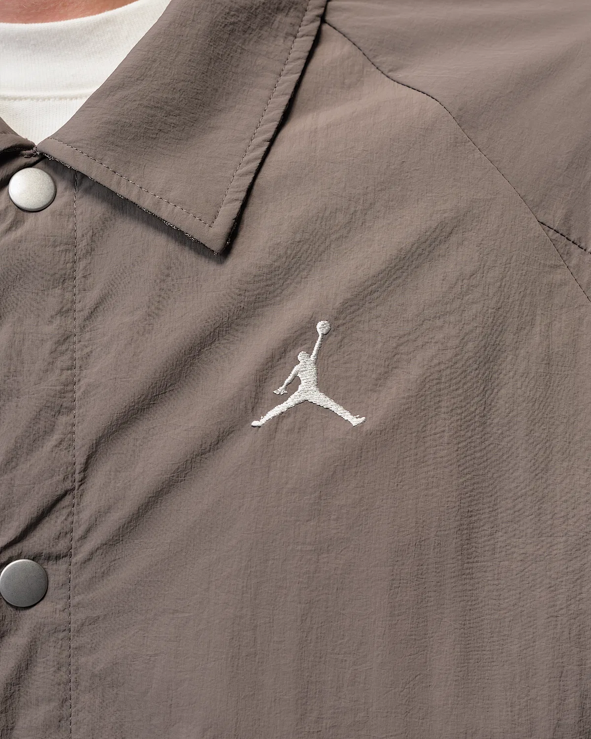 Мужская легкая ветровка Jordan Brooklyn, Olive Grey/Sail — фото 4