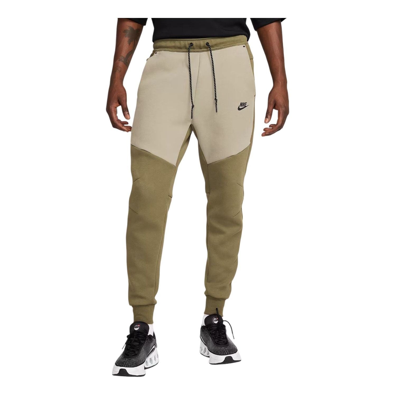 

Спортивные брюки Nike Tech Fleece Joggers, цвет «Medium Olive Light Army Black»
