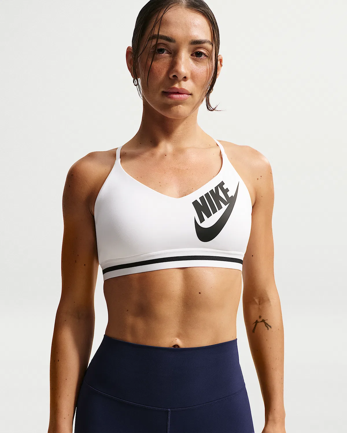 Женский спортивный бюстгальтер Nike Indy с легкой поддержкой, White/White/Black/Black