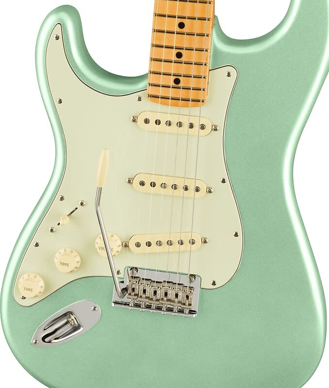 

Электрогитара Fender American Professional II Stratocaster Left-Hand, Maple Fingerboard, Mystic Surf Green w/ Deluxe Molded Case