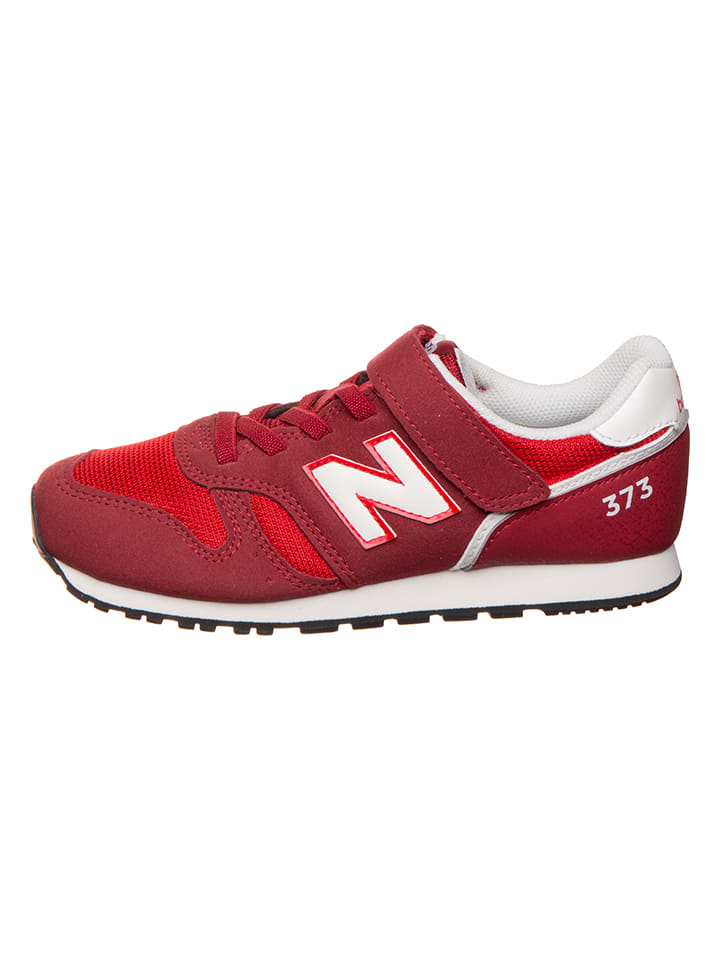 

Кроссовки на шнуровке New Balance, красный