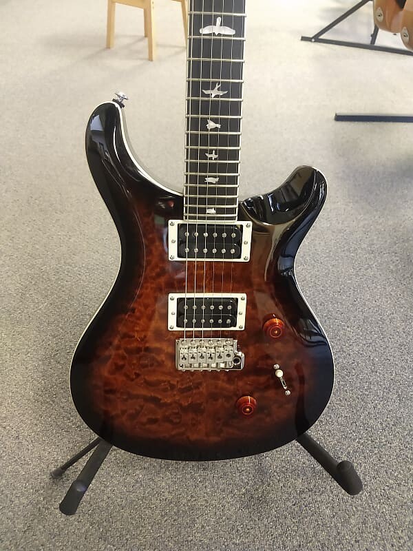 

Электрогитара PRS SE Custom 24 Quilt Electric Guitar - Black Gold Sunburst with PRS SE Gigbag