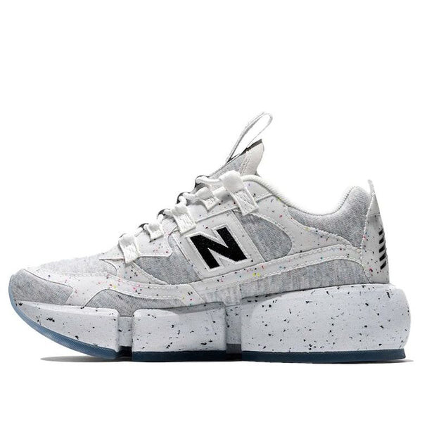 

Массивные кроссовки jaden smith x vision racer New Balance, серый
