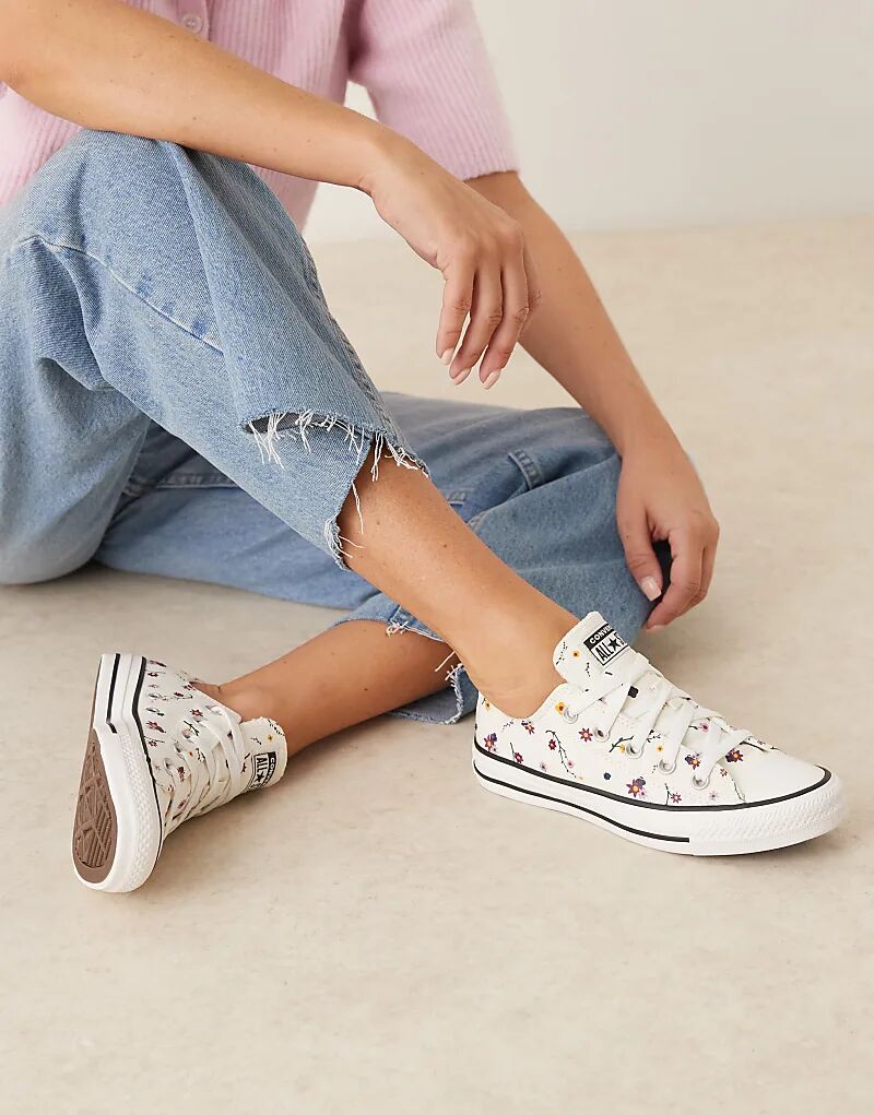 Кроссовки Converse Chuck Taylor All Star Ox бежевого цвета с цветами