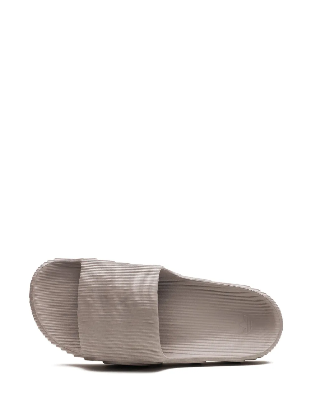 Шлепанцы Adilette 22 с тиснением Adidas, коричневый — фото 3