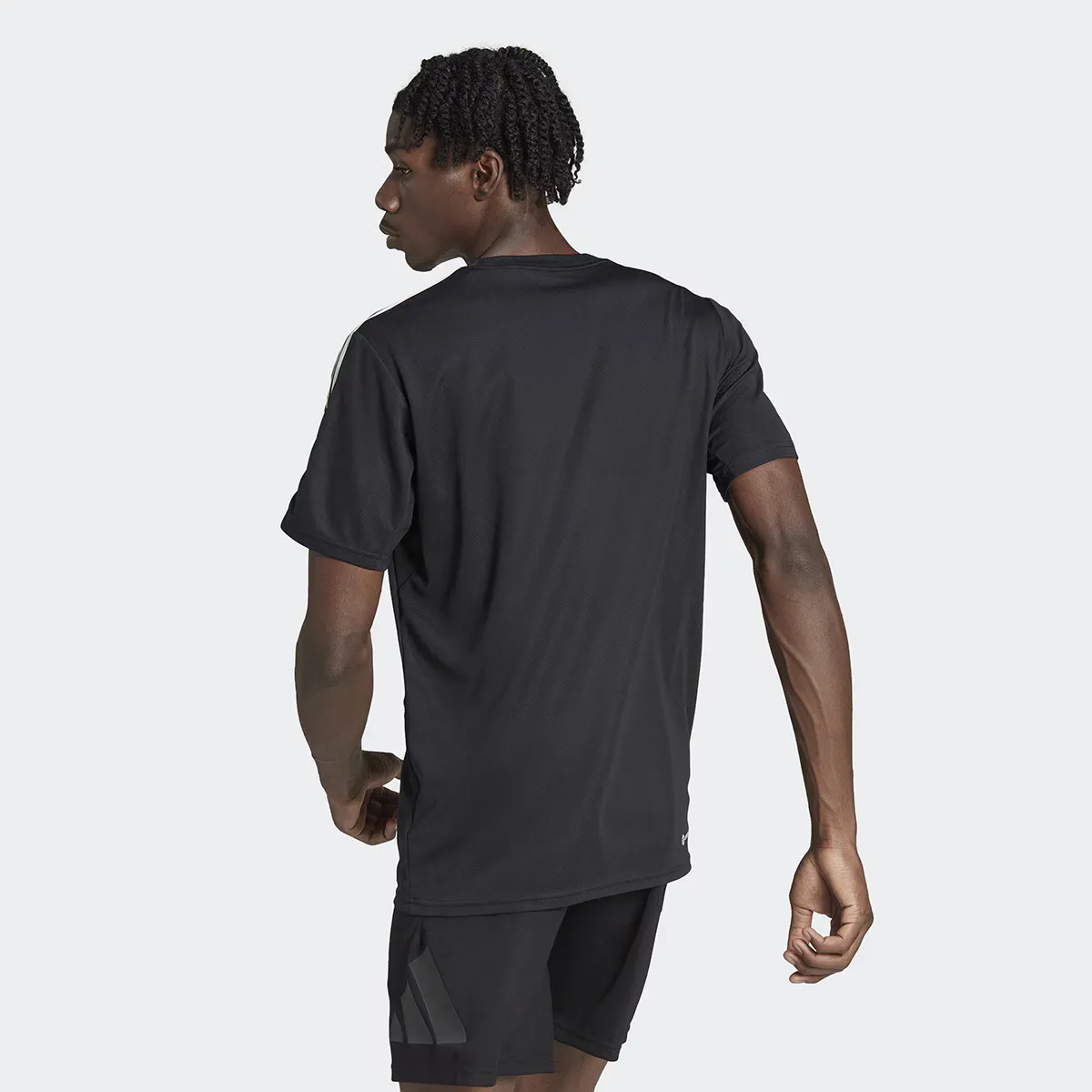 Мужская футболка Adidas Train Essentials Training 3 полоски, чёрный — фото 2