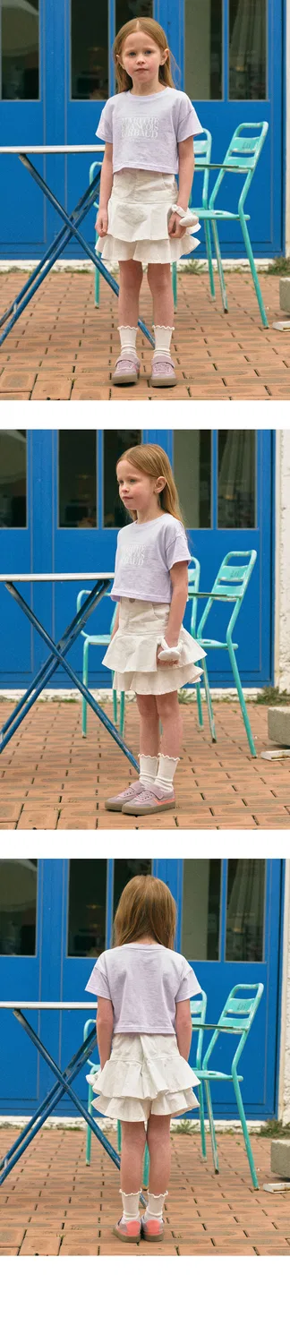Детская укороченная футболка с классическим логотипом Marithé Kids, светло-фиолетовая — фото 3