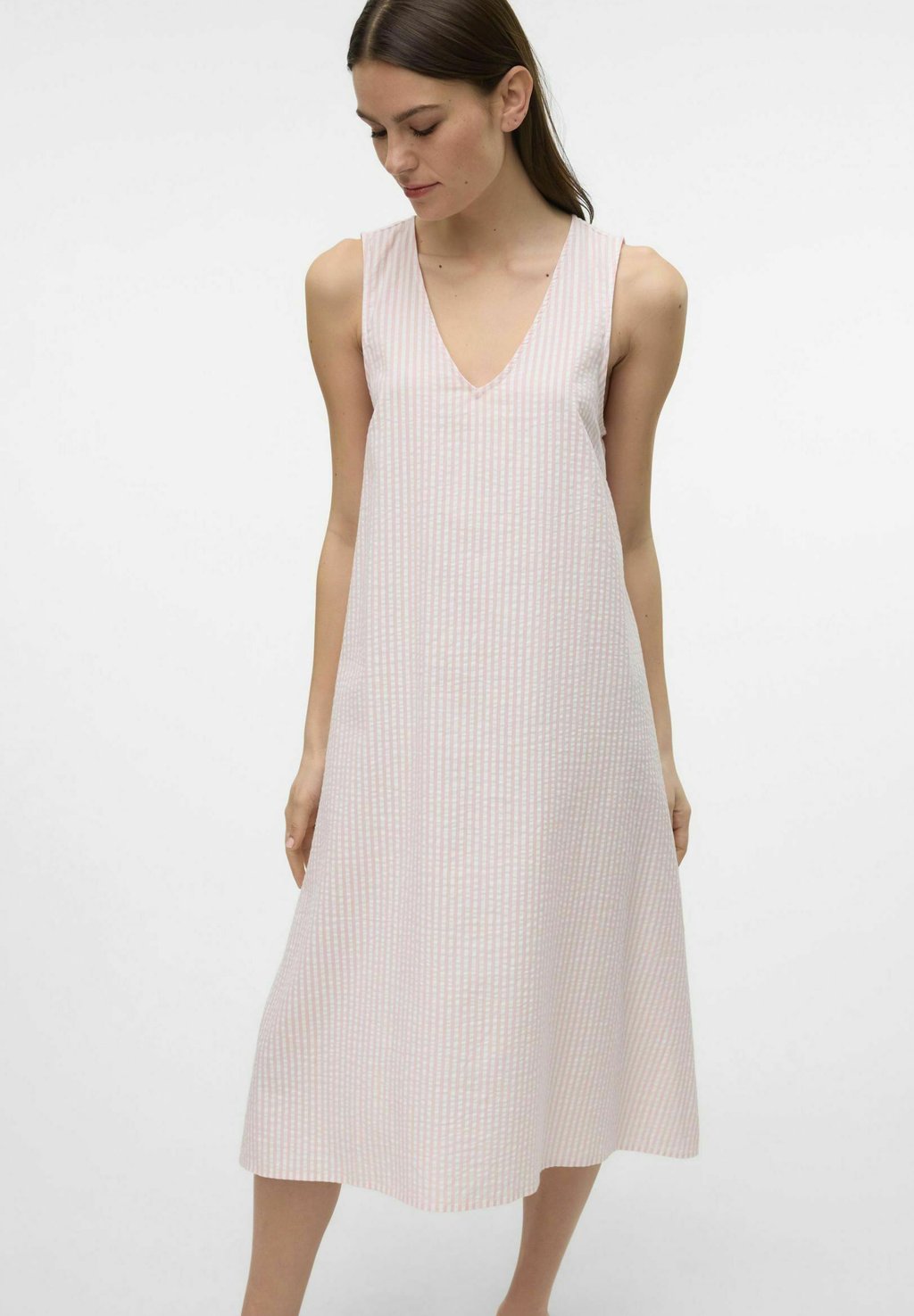

Повседневное платье Vero Moda, розовый