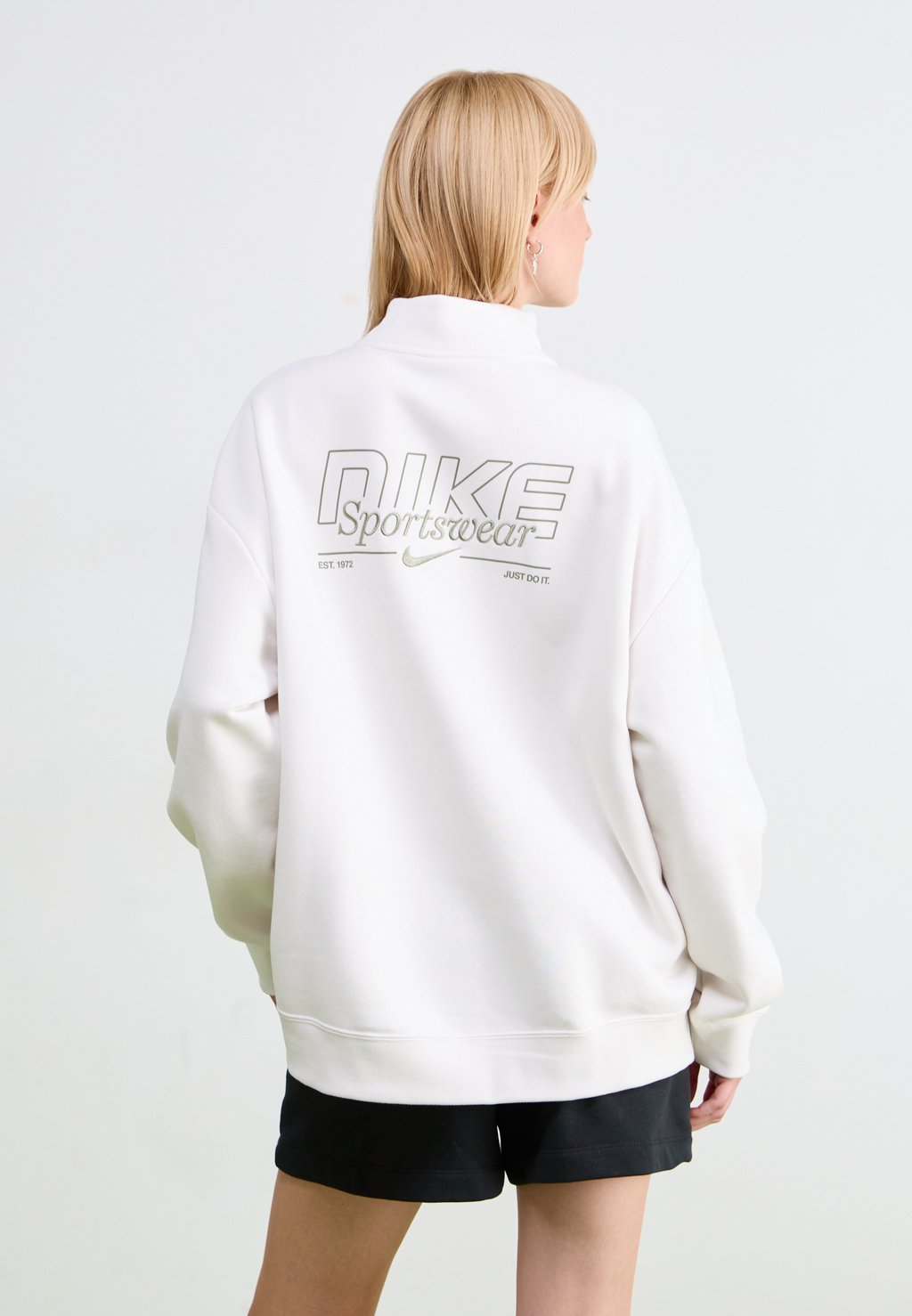 

Толстовка Nike Sportswear, светло-серый