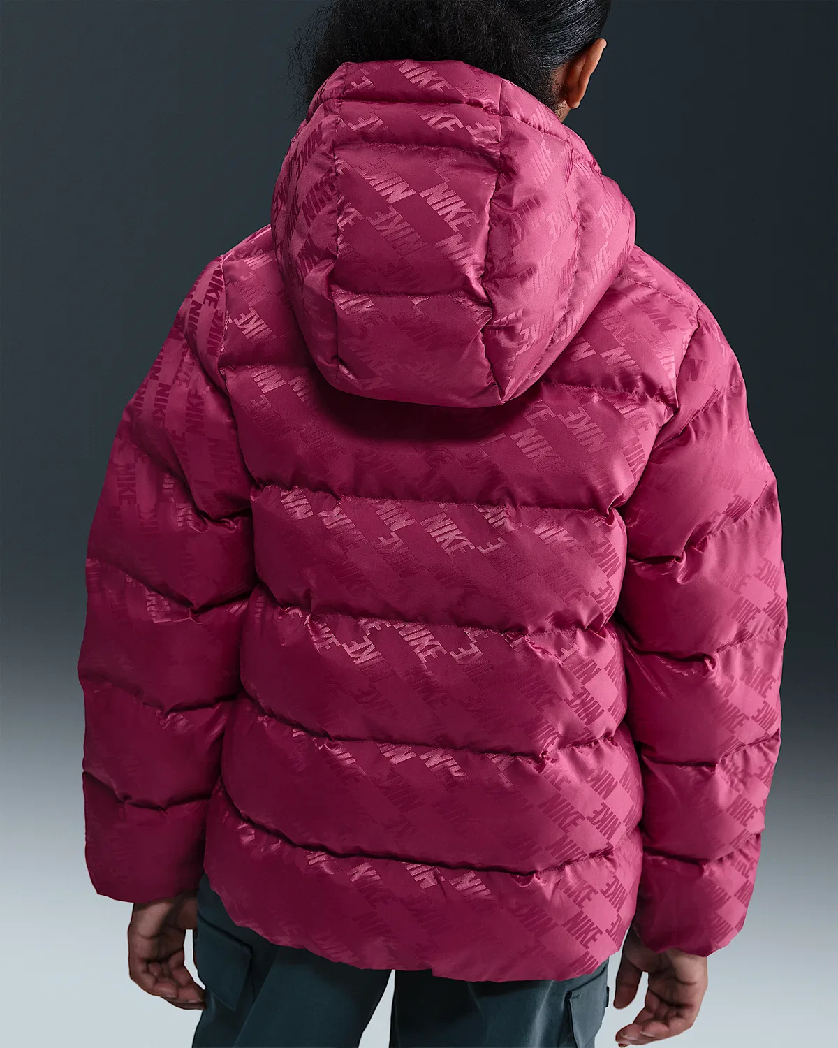 Детская пуховая куртка Nike Sportswear All Day Play Therma-FIT свободного кроя, Sweet Beet/Sweet Beet — фото 4