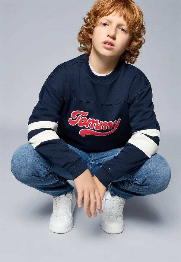 Свитшот в стиле университетской формы с цветовыми блоками Tommy Hilfiger, Dark Night Navy — фото 2