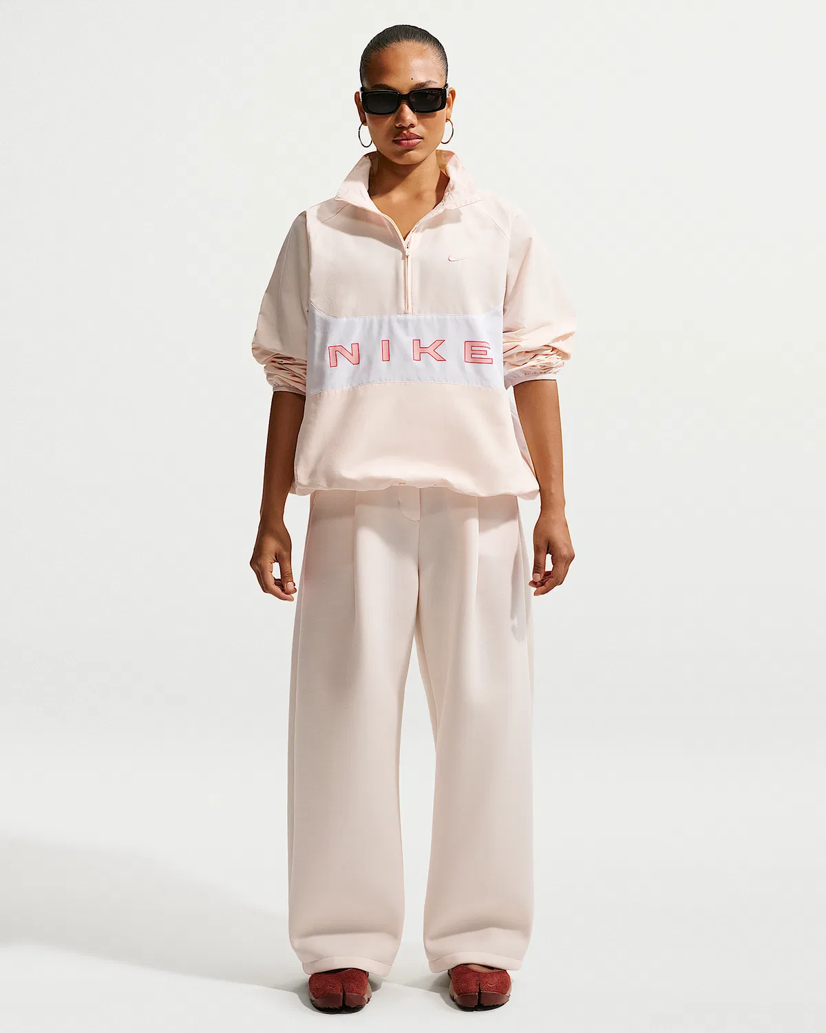 Женская оверсайз куртка Nike Sportswear с 1/4-застежкой, Chalk/White/Arctic Orange — фото 4