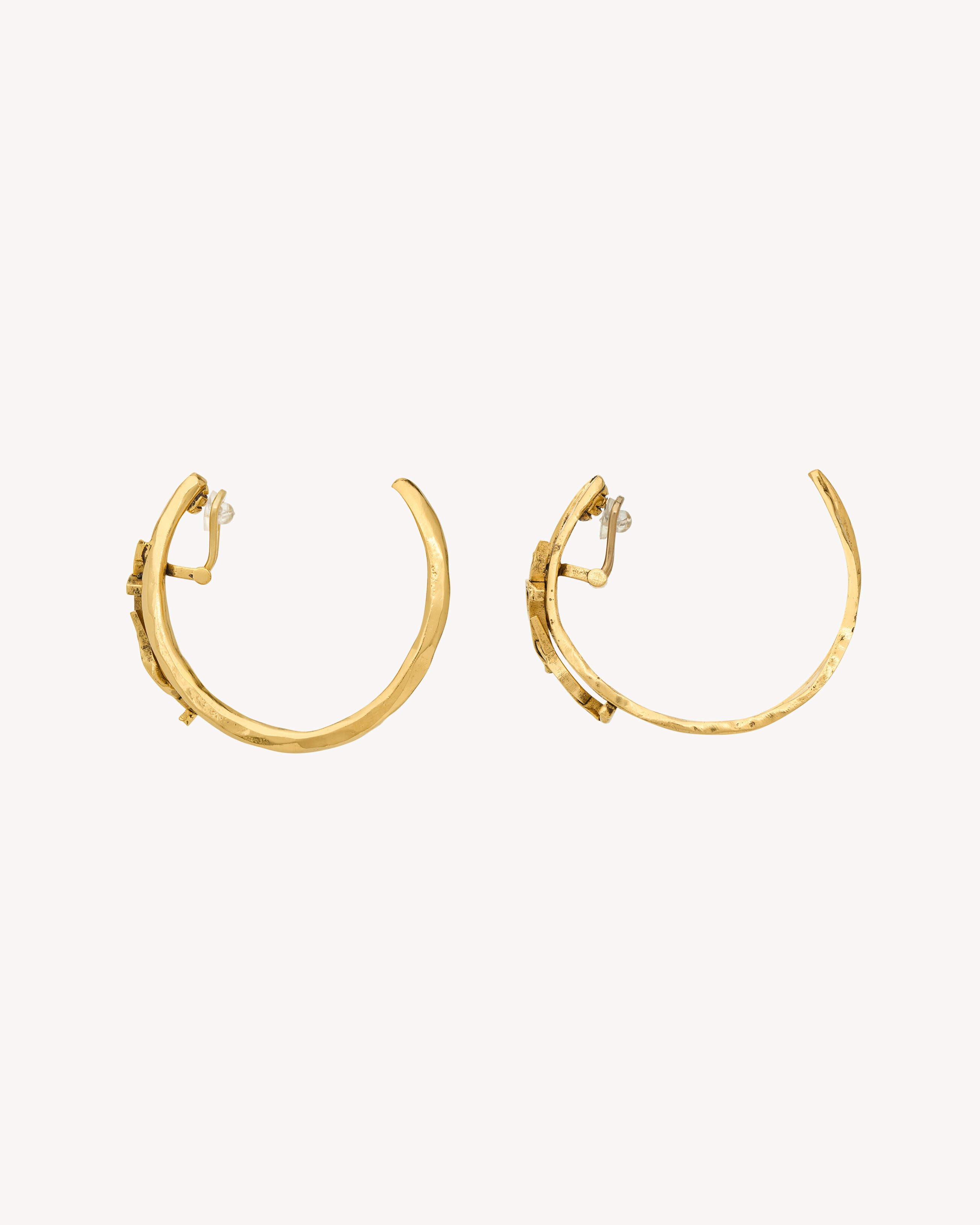 Крупные серьги CASSANDRE из металла Saint Laurent, золото — фото 3
