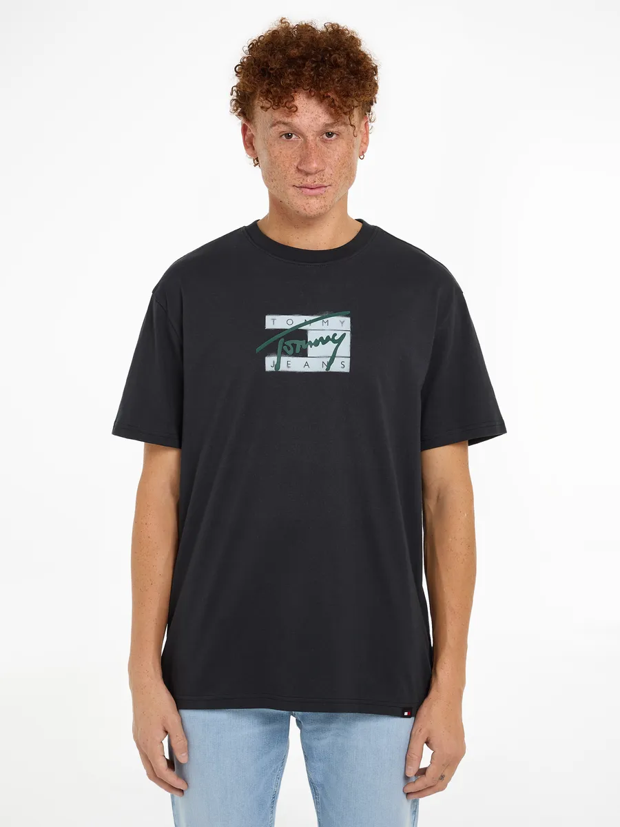 

Футболка Tommy Jeans Plus "TJM REG STREET SIG FLAG TEE EXT", большие размеры с принтом, черный