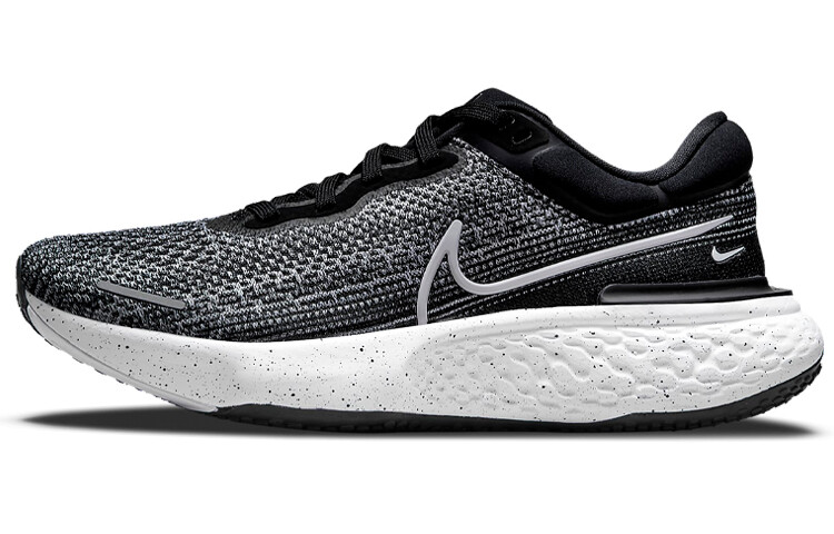 

Nike ZoomX Invincible Run Flyknit Oreo