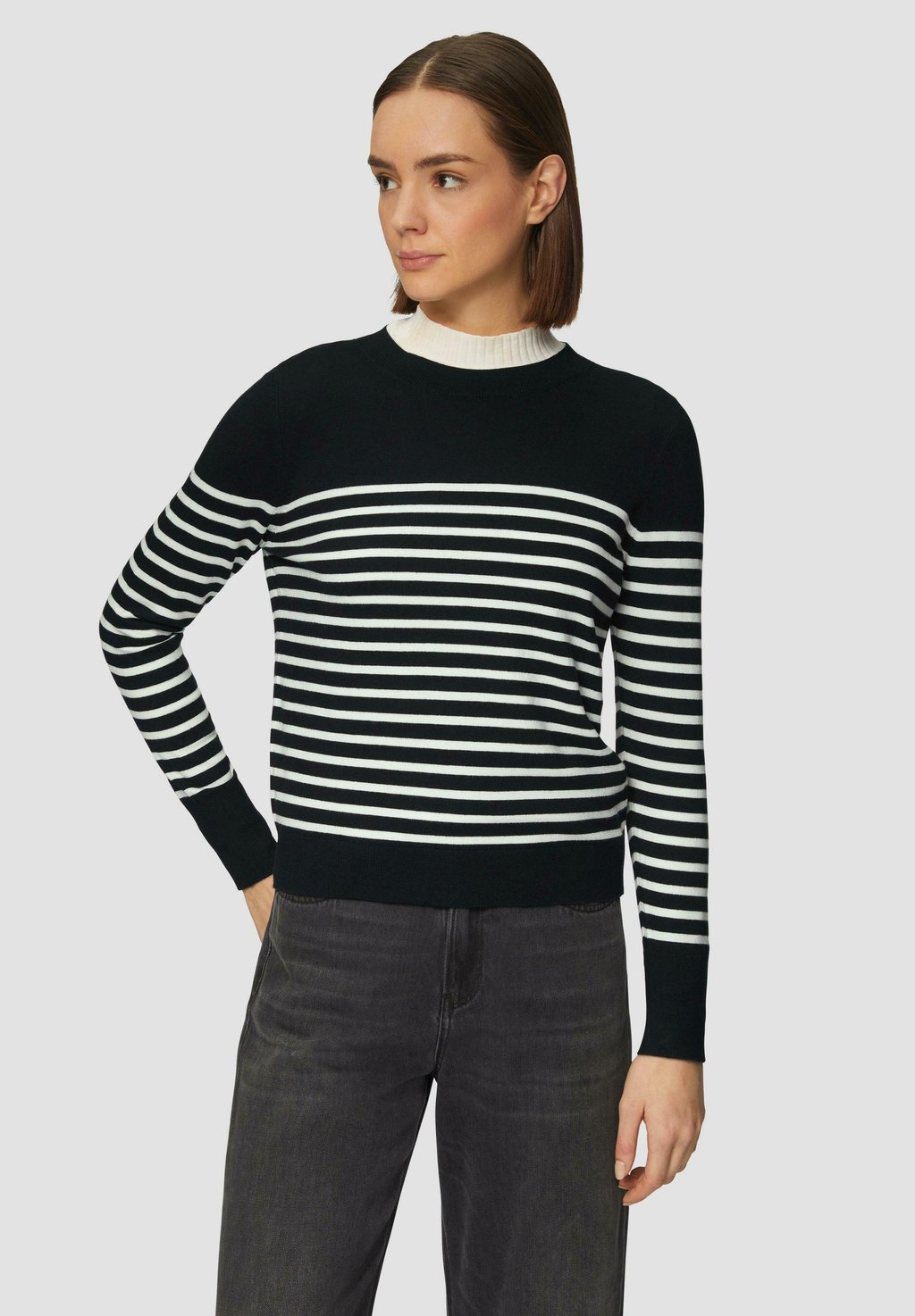 

Свитер GESTREIFTER PULLOVER s.Oliver, черный