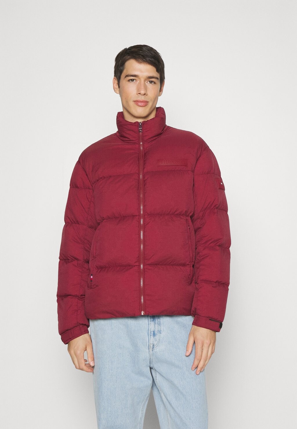 

Куртка Tommy Hilfiger КУРТКА-ПУХОВИК NEW YORK, цвет rouge