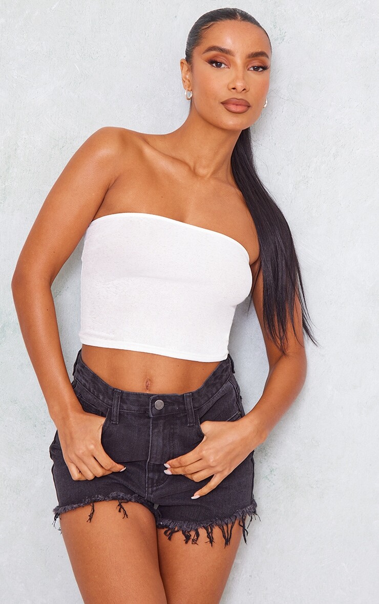 

PrettyLittleThing Черные джинсовые шорты с потрепанным краем