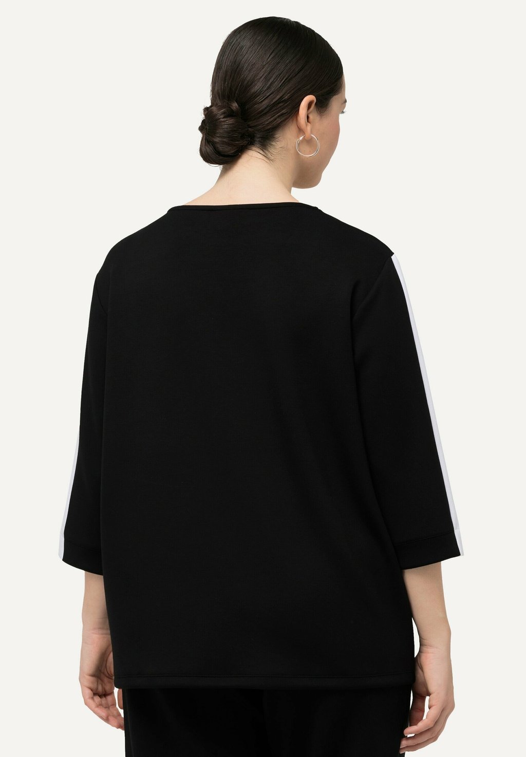 

Толстовка EYELET NECKLINE 3/4 SLEEVE Ulla Popken, черный