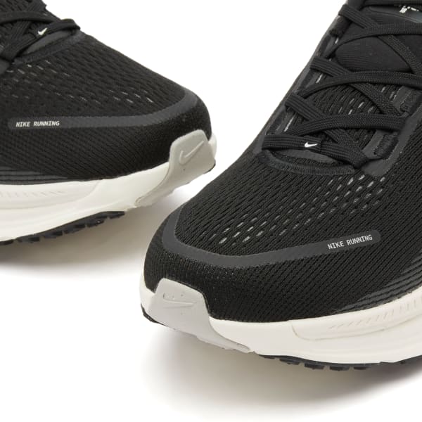 Кроссовки для бега Vomero 18 W Nike, Black , White & Coconut Milk — фото 4