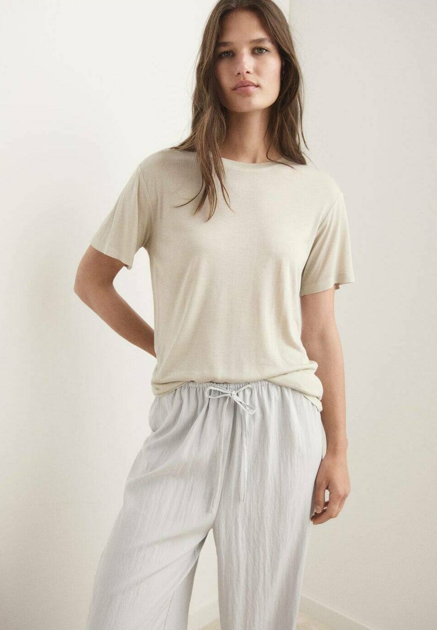 

Футболка Mango Basic T-shirt, Light Green, Зеленый, Футболка Mango Basic T-shirt, Light Green