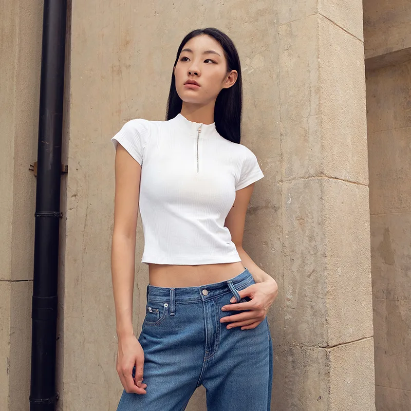 Футболка женская с круглым вырезом умеренного прямого кроя Calvin Klein, YAF-Moon White — фото 4