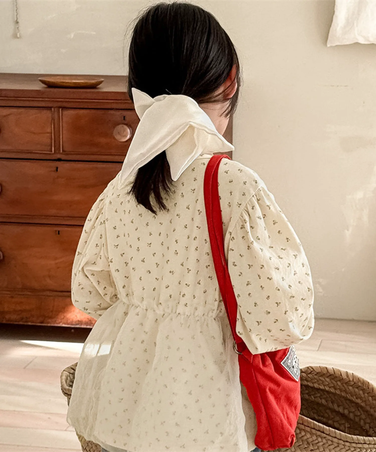 Детский маленький пуловер из тюля с цветочным принтом Aimoha Kids, off white — фото 3