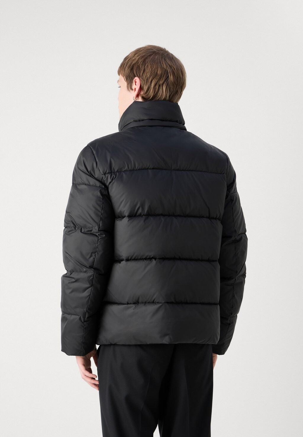 

Зимняя куртка HOODED QUILT PUFFER Calvin Klein, черный