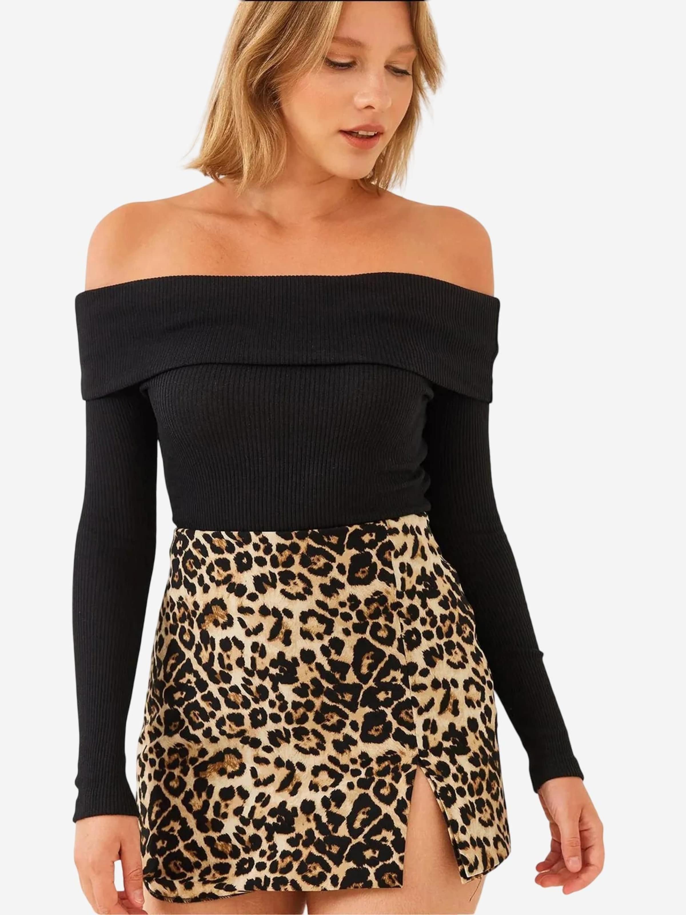 

Bianco Lucci Свитер в черном цвете