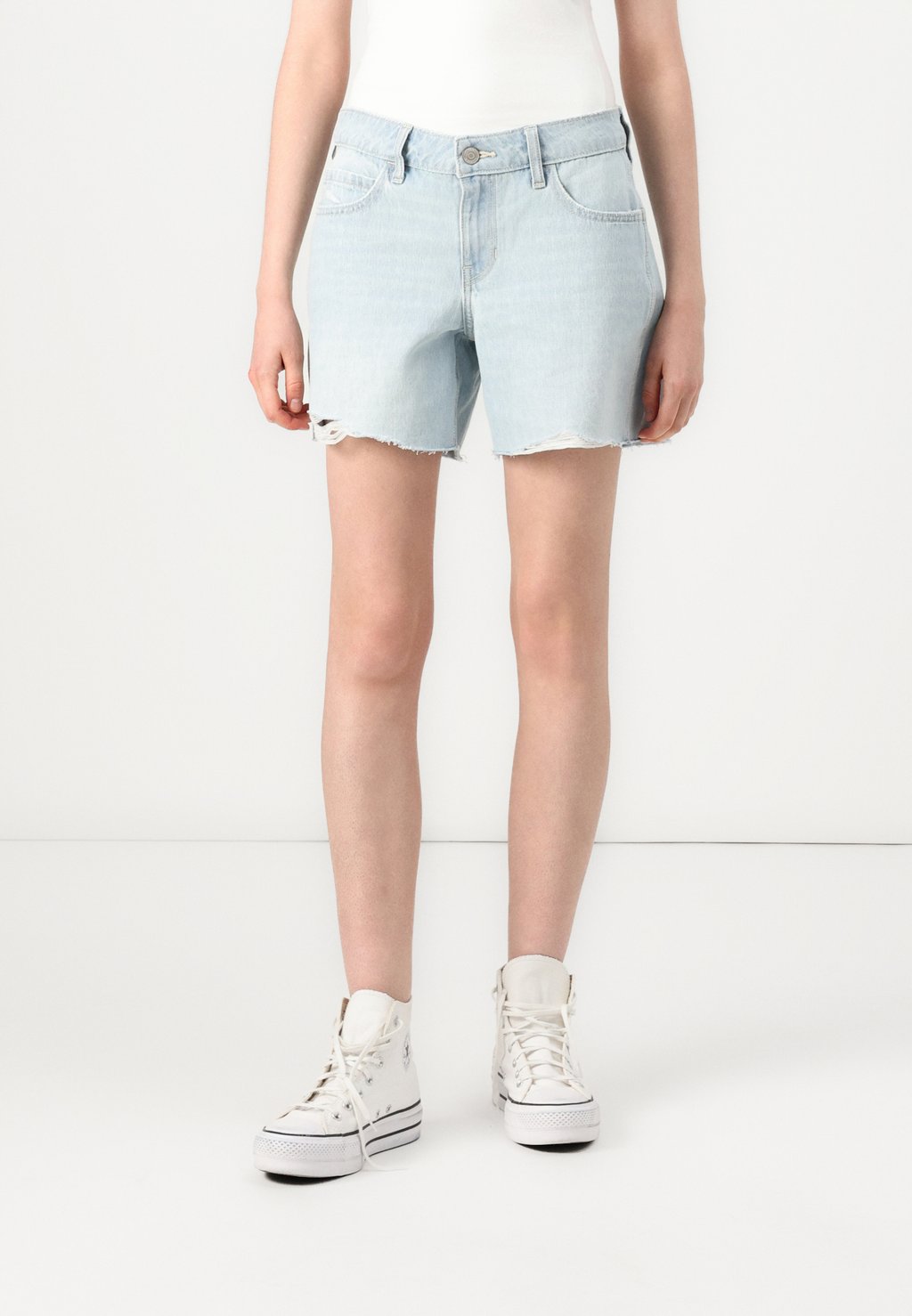 

Джинсовые шорты BAGGY SHELL INTERIOR BEAUTY MINI FRAY Hollister Co., цвет Light Blue Denim