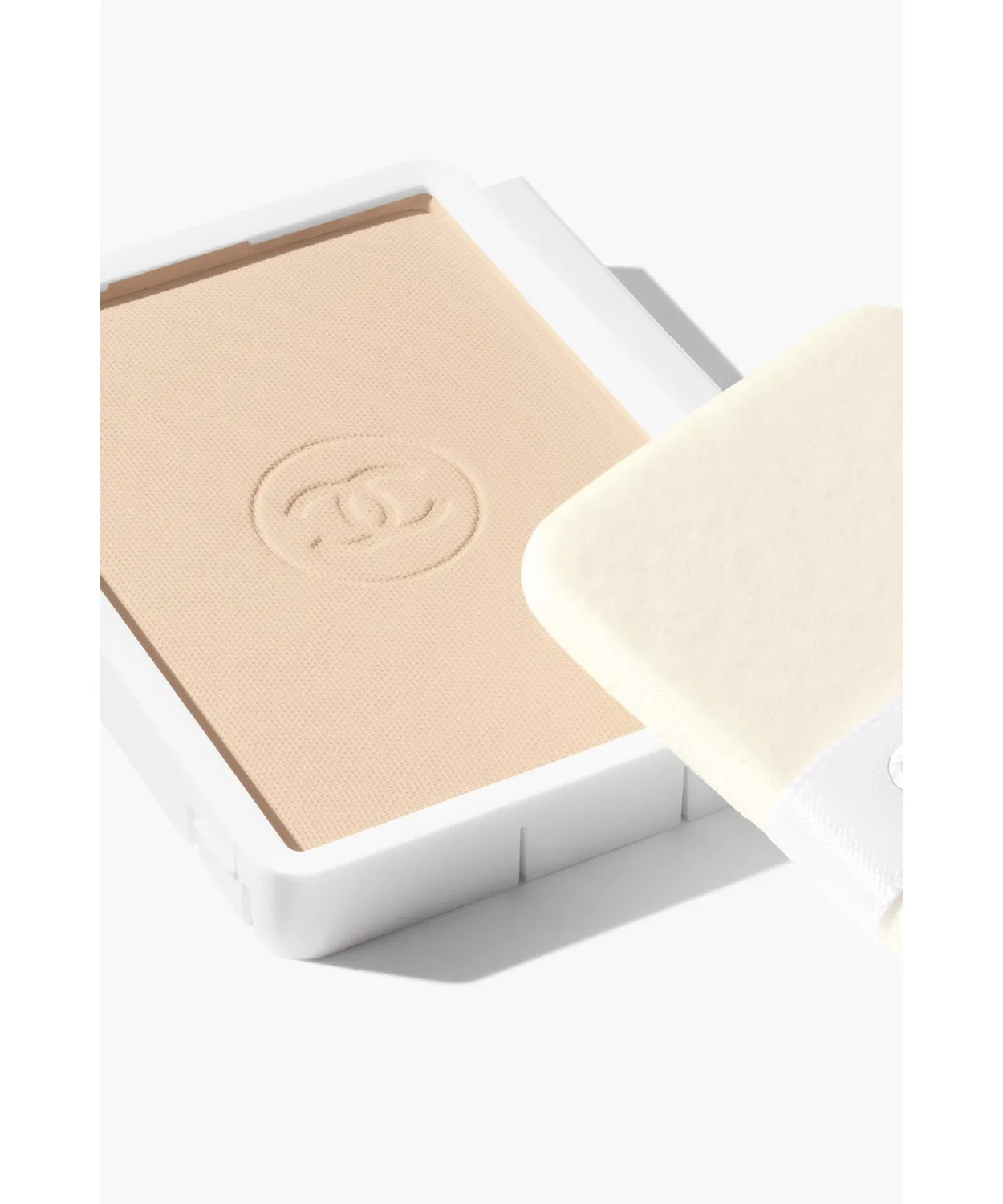 Пудровая основа Éclat Premier Compact SPF30 PA+++ Chanel — фото 2