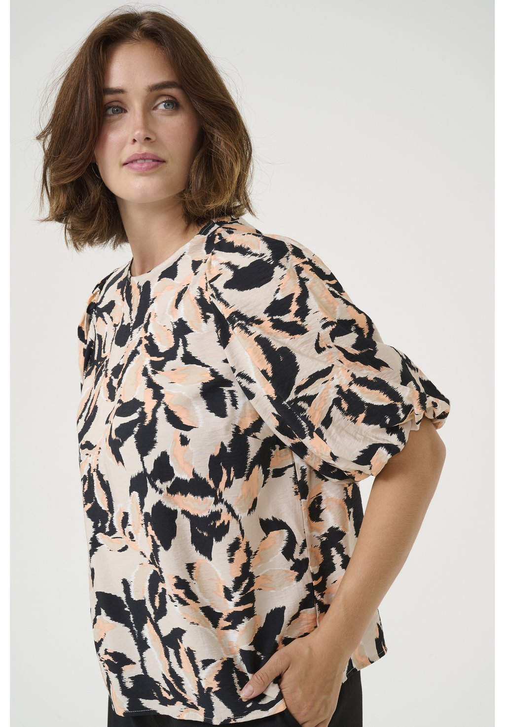 

Блуза KAPACO Kaffe, бежевый