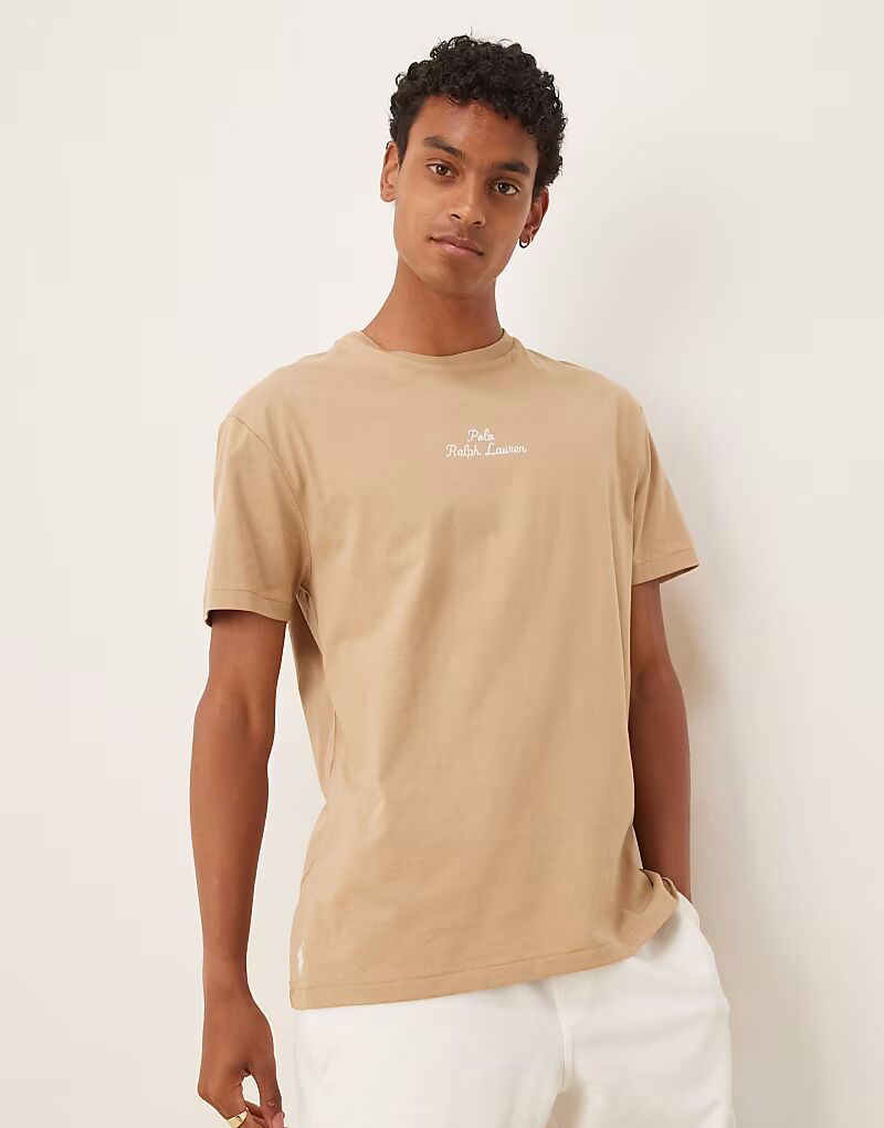 

Футболка Polo Ralph Lauren с центральным логотипом и надписью, классический свободный крой, цвет хаки, бежевый