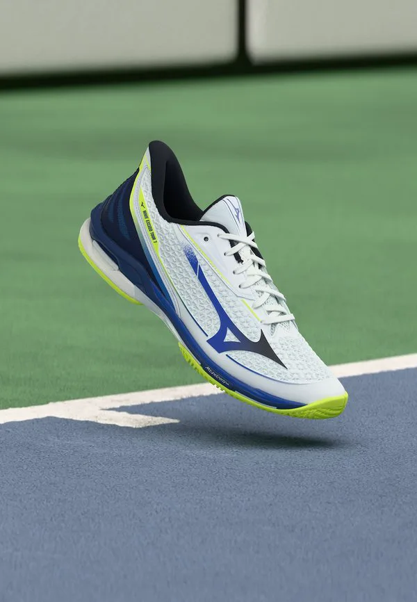 Теннисные кроссовки wave exceed tour 7 ac для игры на всех типах кортов Mizuno, White/Dazzling Blue/Lightning Yellow