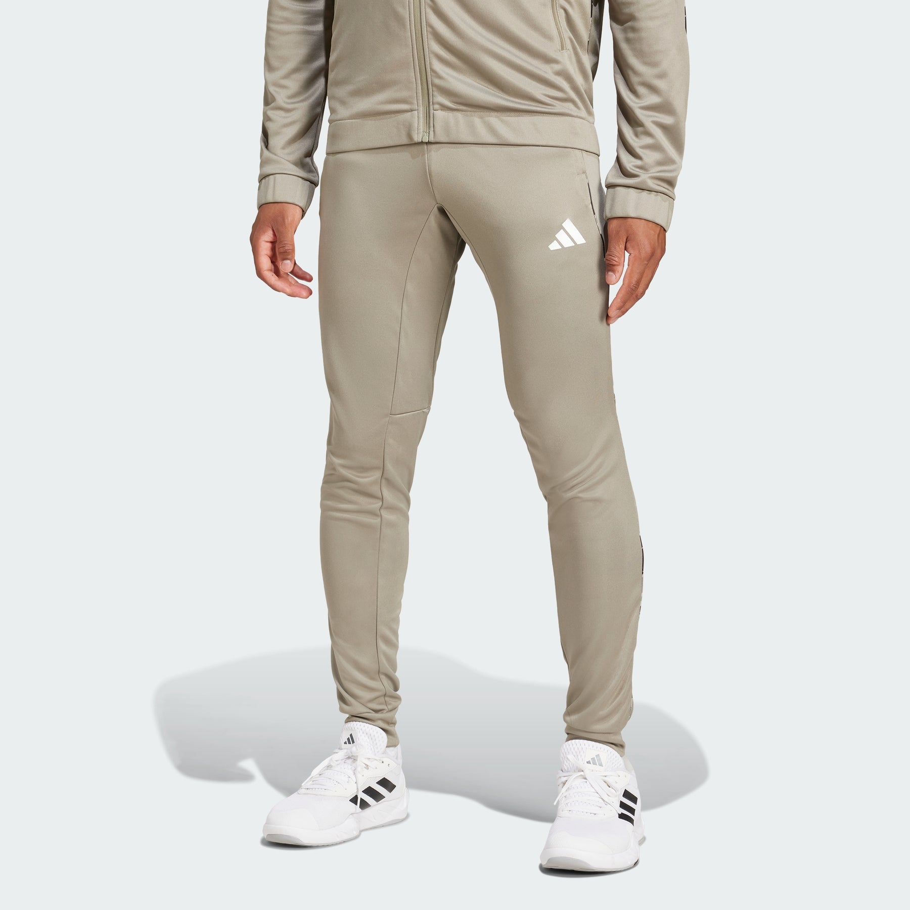 

Камуфляжные брюки Essentials Adidas, silver pebble