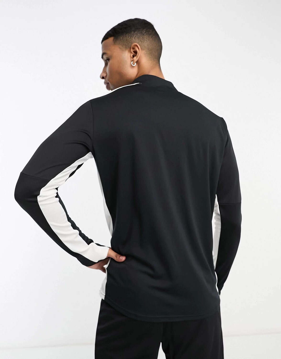 

Черная футболка с вставками и полумолнией Nike Academy Dri-FIT, Черный, Черная футболка с вставками и полумолнией Nike Academy Dri-FIT