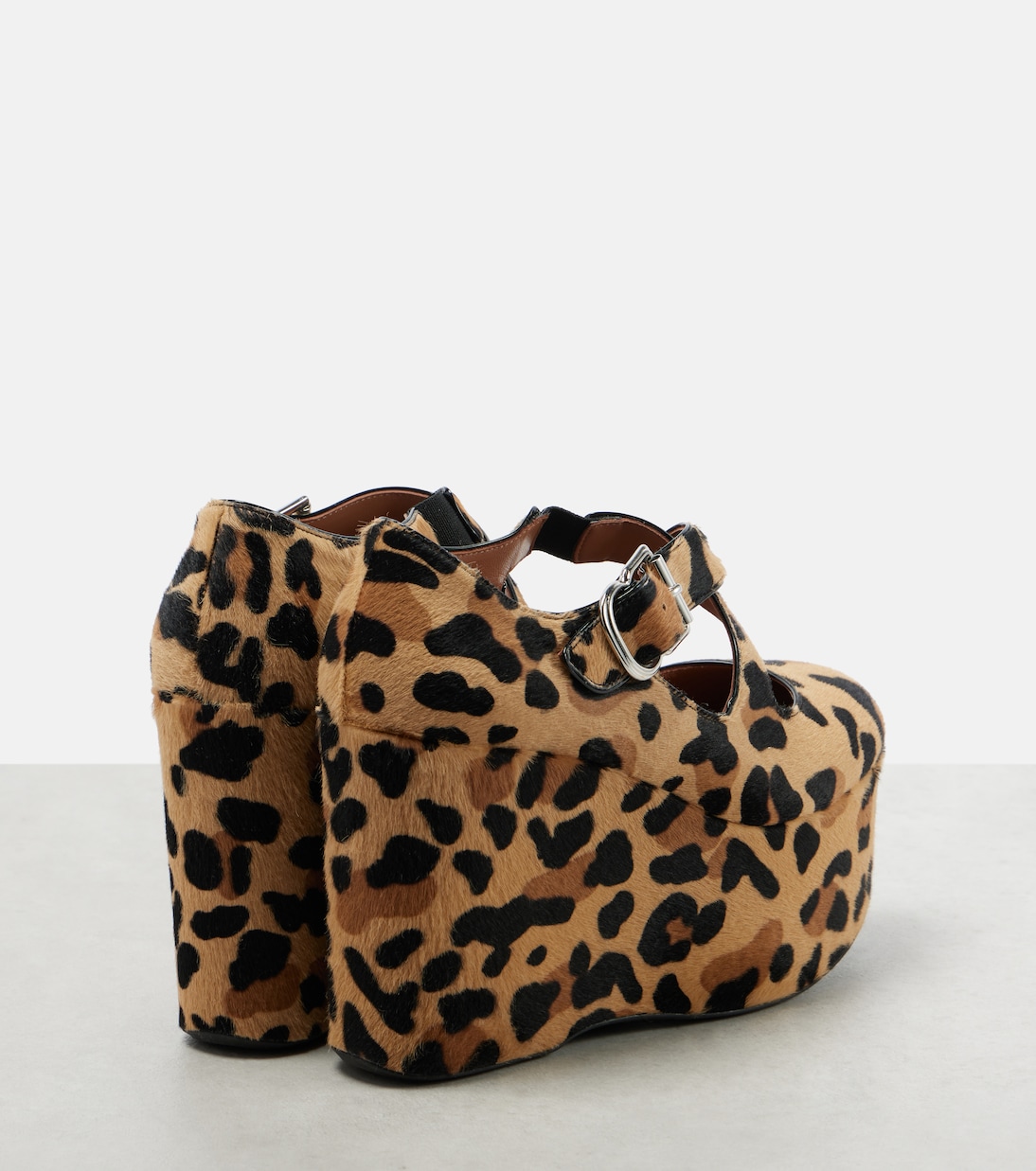 Туфли-клинки Criss Cross из телячьей шерсти с леопардовым принтом Alaïa, Brun Sepia — фото 2