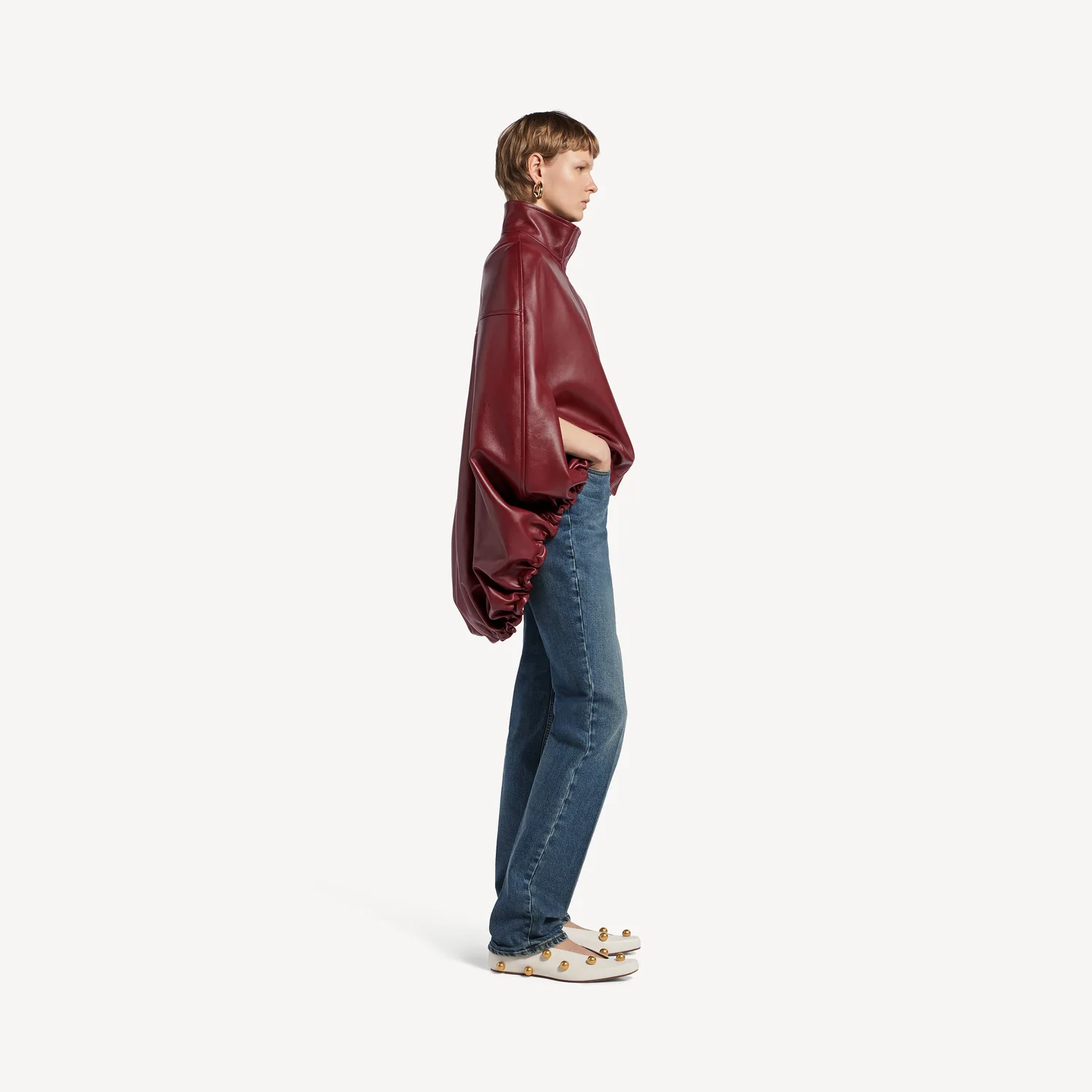 BALENCIAGA Женская короткая накидка бордового цвета — фото 3