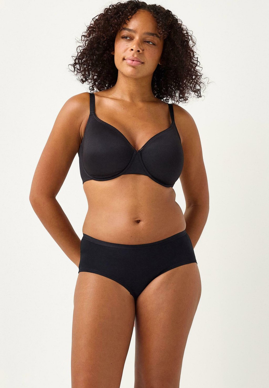 

Бюстгальтер на косточках UNPADDED MINIMISER Lindex, черный