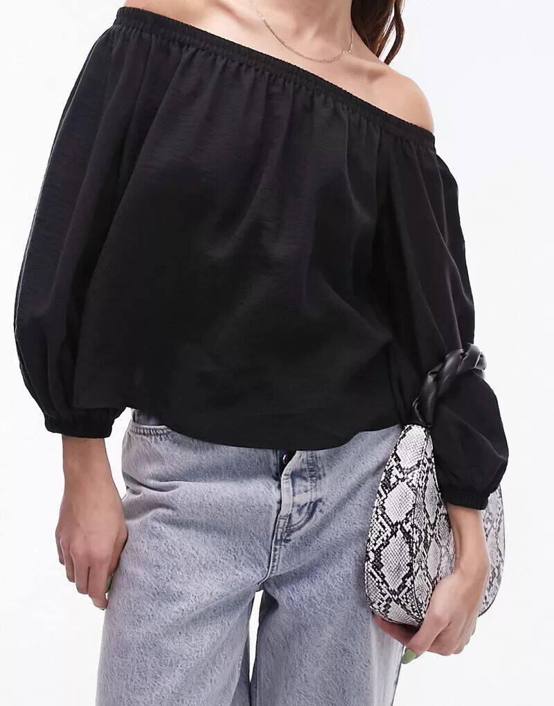 

Черный топ с объемными рукавами и вырезом кармен Topshop