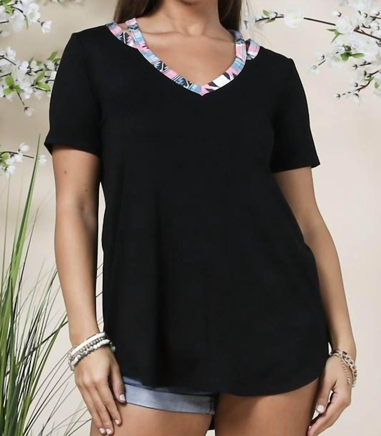 

Черный топ с V-образным вырезом и блочным кроем Avery Apparel