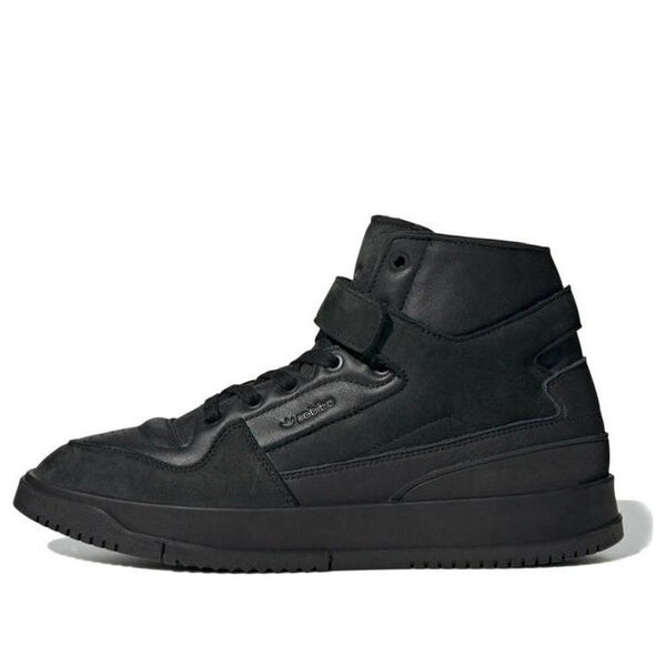 

Премьера форума Sneakers Adidas, черный