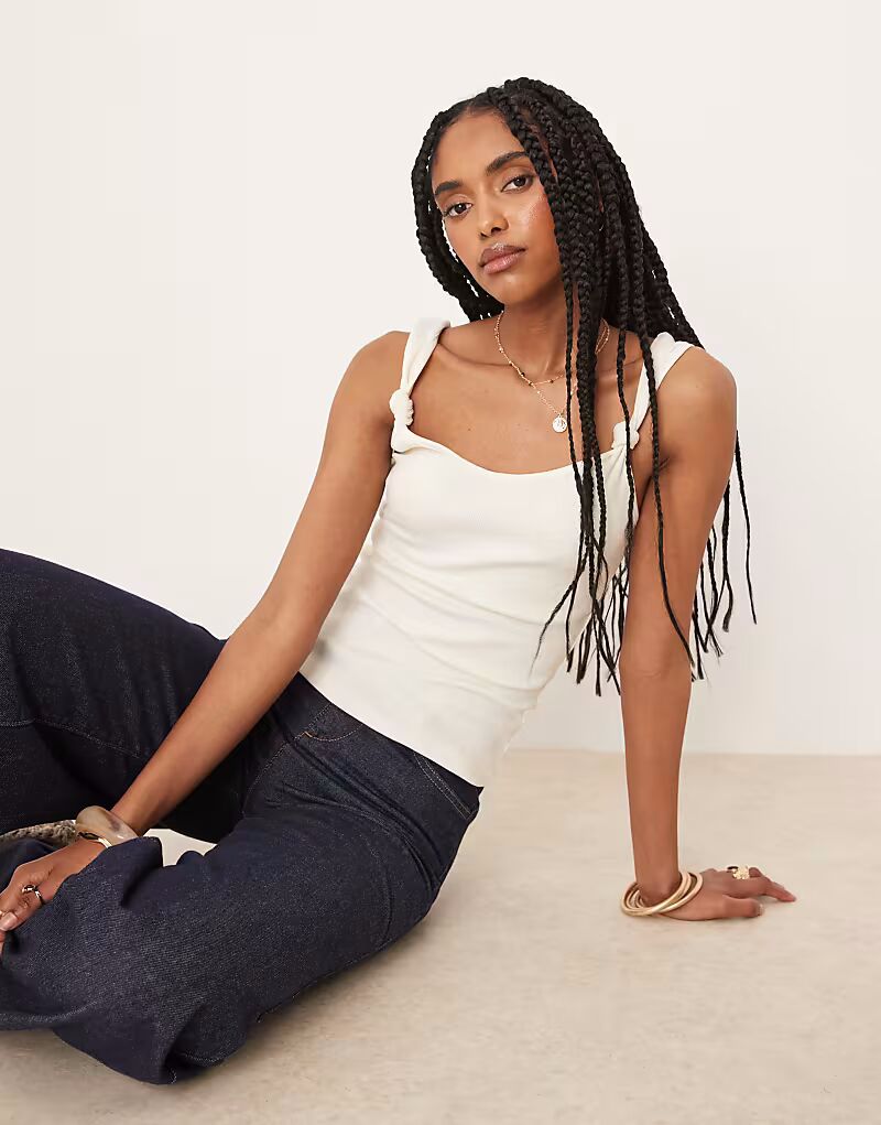 

Топ ASOS DESIGN с узлом на ремне белого цвета