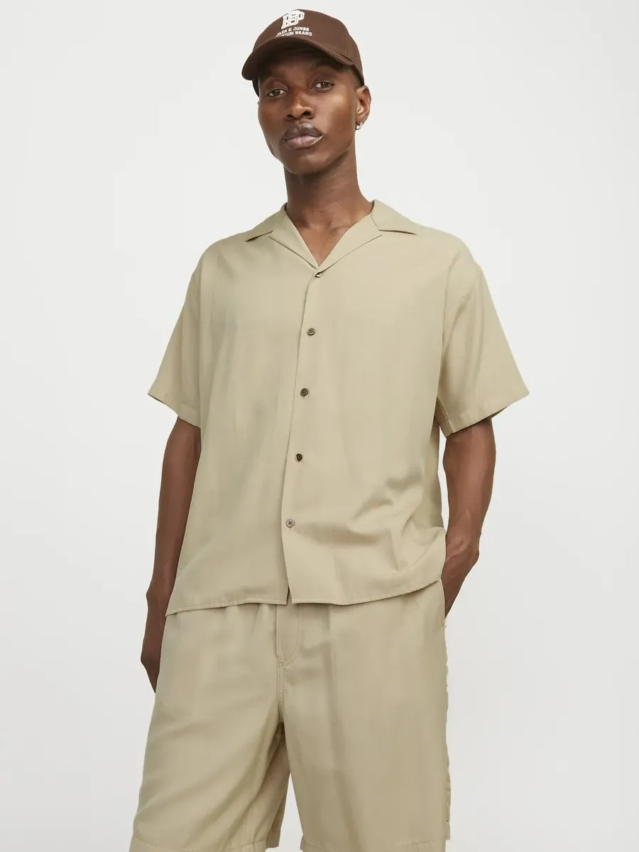 

Рубашка с короткими рукавами Jack & Jones "JPRCCAARON TENCEL RESORT SHIRT S/S LN", цвет Fields Of Rye