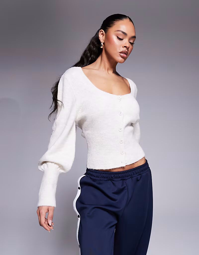

Кардиган ASOS DESIGN с присборенным вырезом сердечком цвета экрю