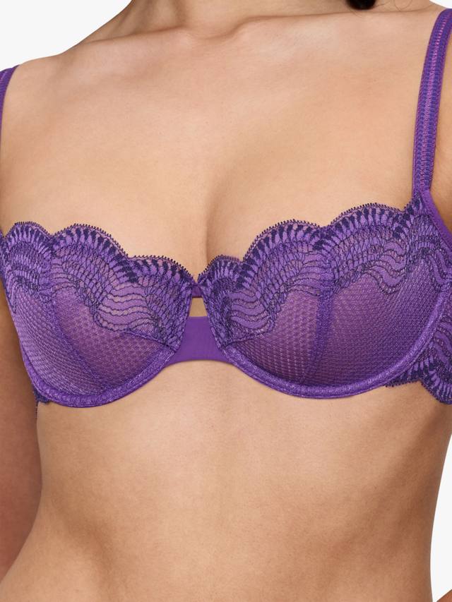 

Комфортный гламурный кружевной бюстгальтер балконет на косточках Triumph, Purple Passion